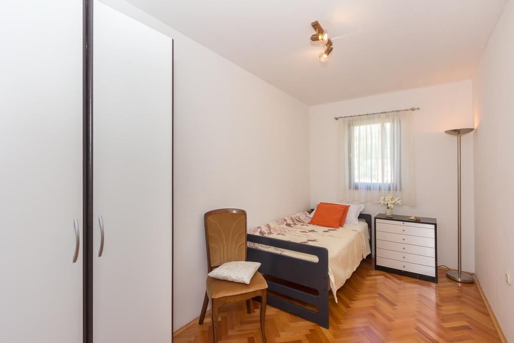 Apartment Ivo โปดสตรานา ภายนอก รูปภาพ
